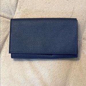 Blue Clutch